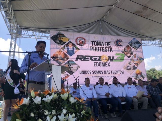 Guillermo Fragoso toma protesta a integrantes del sindicato  25 de marzo región 3 Texcoco