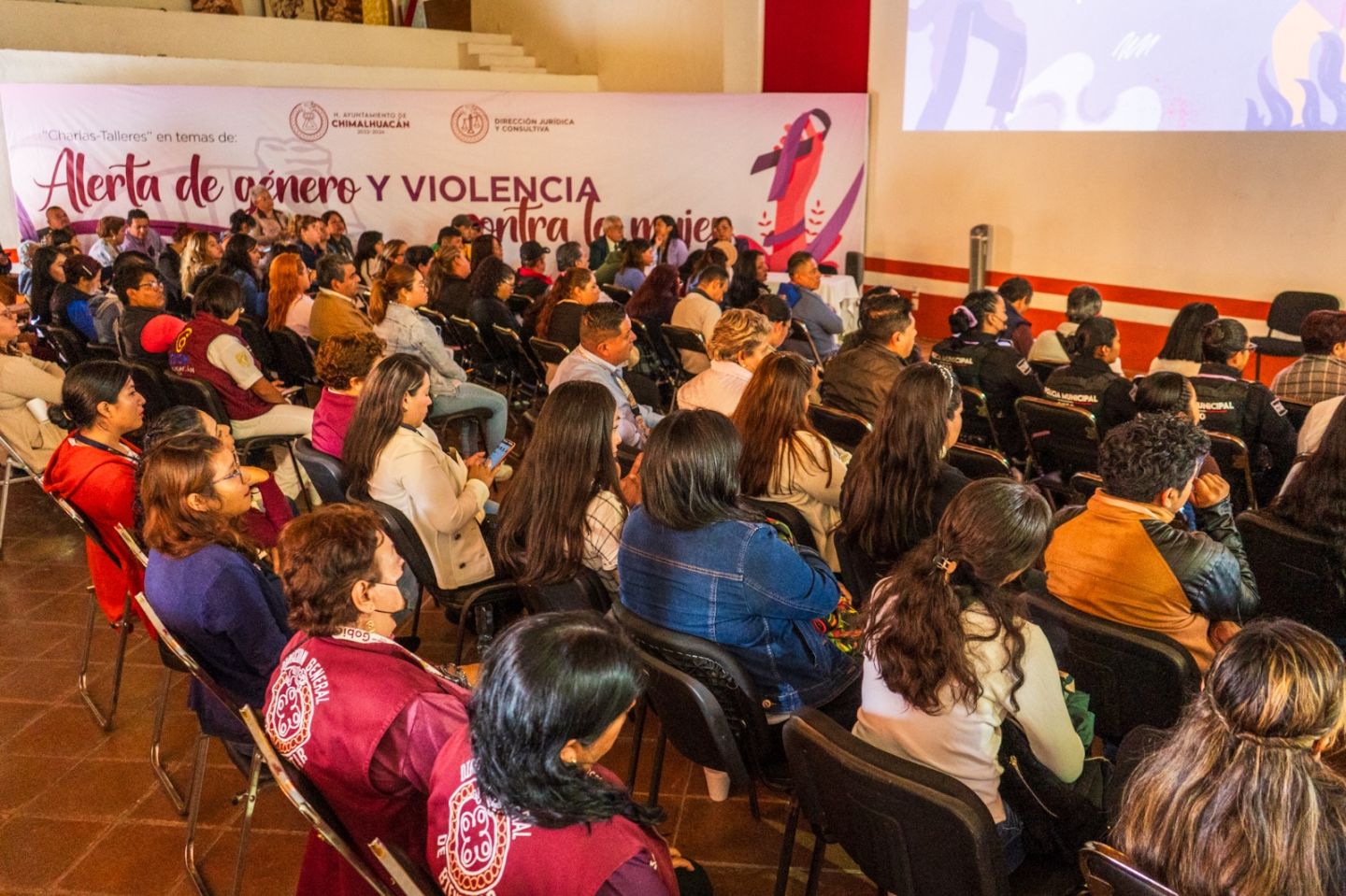 Reciben servidores públicos de Chimalhuacán taller  "Alerta de género y violencia contra la mujer 
