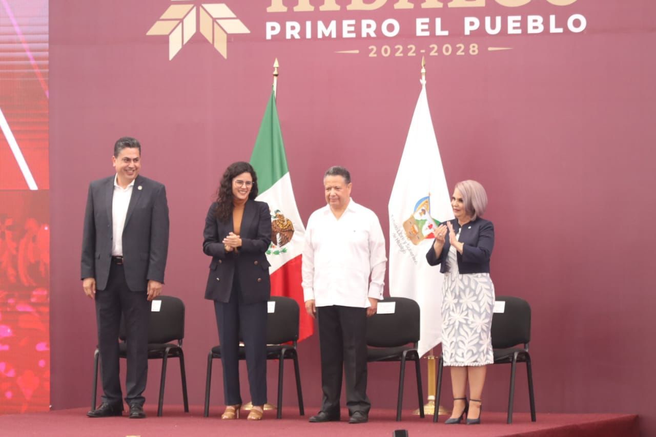 Presenta Julio Menchaca primer informe de gobierno, ante 10 mil personas 