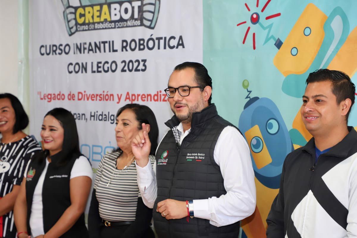 Diputado Marco Mendoza y alcaldesa de Apan Guadalupe Muñoz, inauguran curso de Robótica con Lego