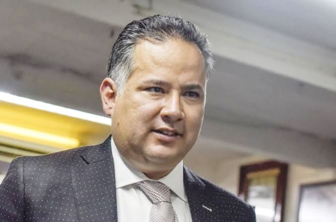 Santiago Nieto confirma que buscará escaño en el Senado 