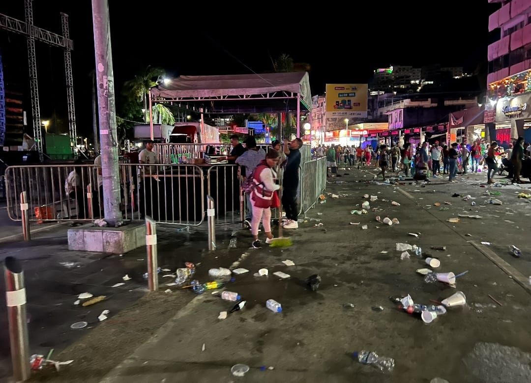 Atiende gobierno de Abelina López Rodríguez limpieza tras fiesta mexicana