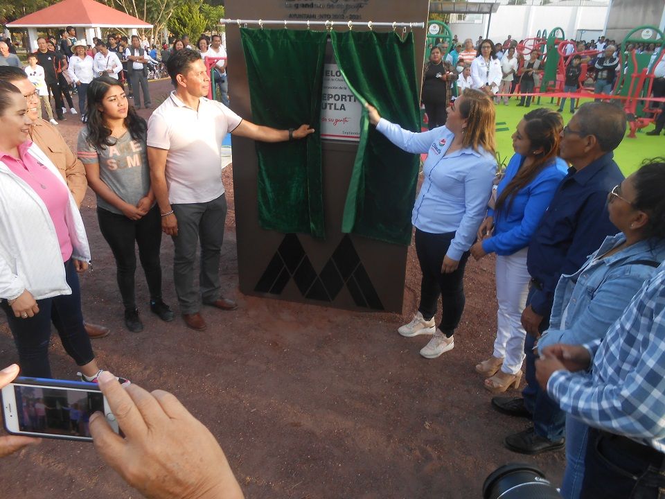 Inaugura Ayuntamiento reconstrucción del Deportivo de Chiautla
