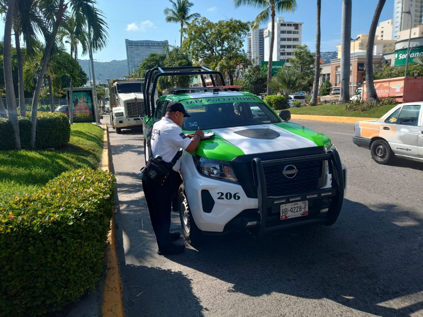 Realiza gobierno de Abelina López Rodríguez operativo de transporte
