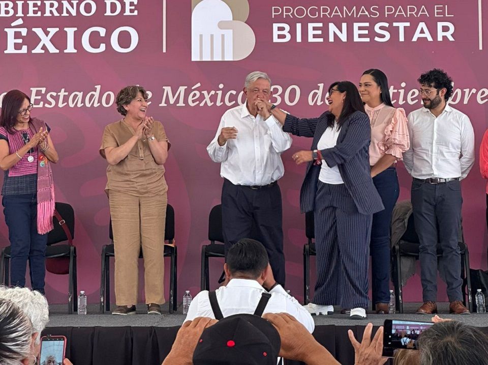 Divulga López Obrador y Delfina Gómez edificación de una Universidad de Medicina en Texcoco