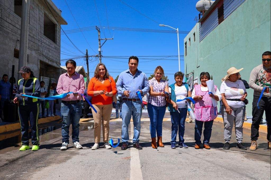 Entrega el alcalde Édgar Morales obra de pavimentación en Tequesistlan Tezoyuca 