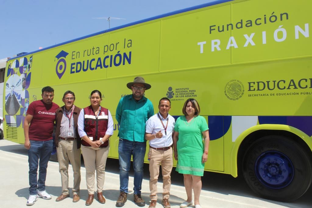 Con aula móvil buscan abatir rezago educativo en Chimalhuacán 
