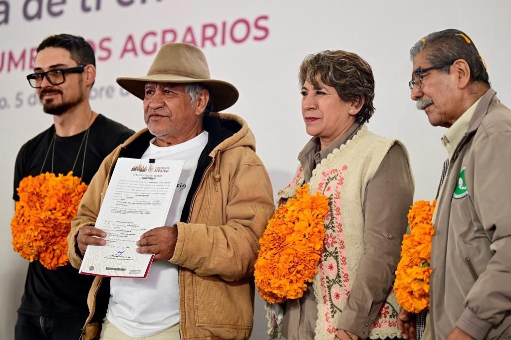 Delfina Gómez le hace justicia al campo mexiquense: entrega documentos agrarios tras 15 años de abandono