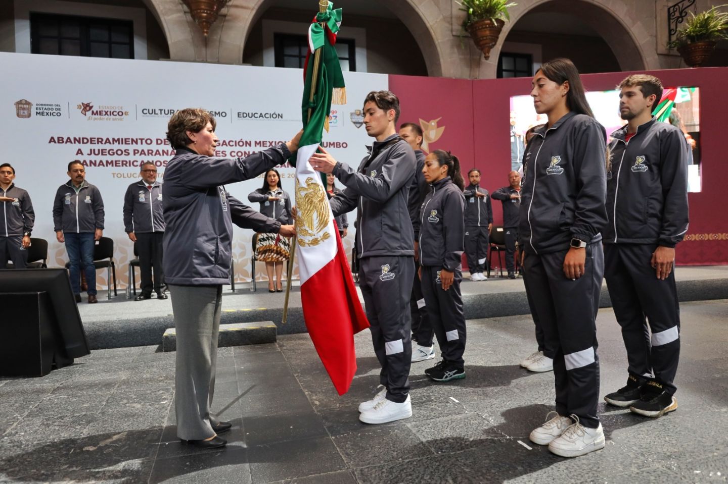 Delfina Gómez abandera delegaciones mexiquenses que competirán en los Juegos Paranacionales Conade, XIX Juegos Panamericanos y VII Parapanamericanos 2023