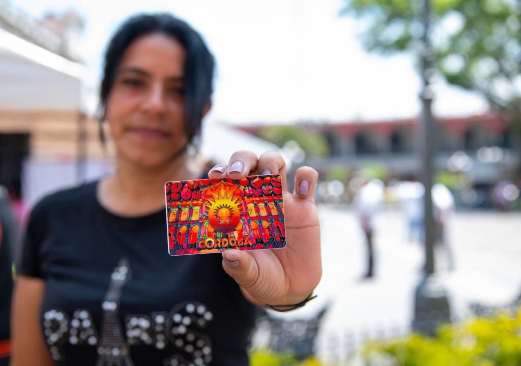 Se benefician más de 500 ciudadanos con tarjeta de descuento "Ayudémonos a Ayudar" 