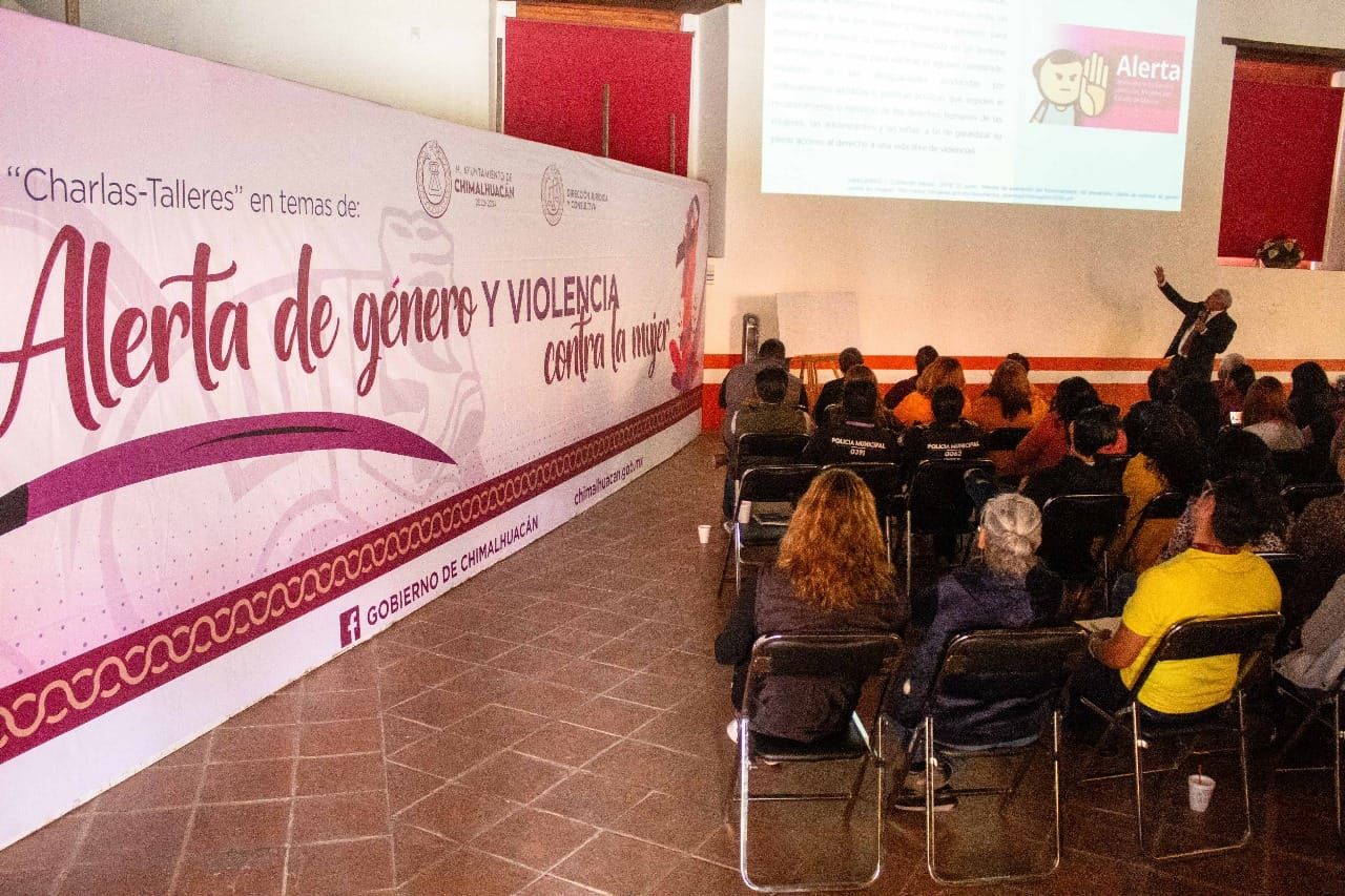 Gobierno de Chimalhuacán y CODHEM Capacitan
a Servidores Públicos y Elementos Policiacos
