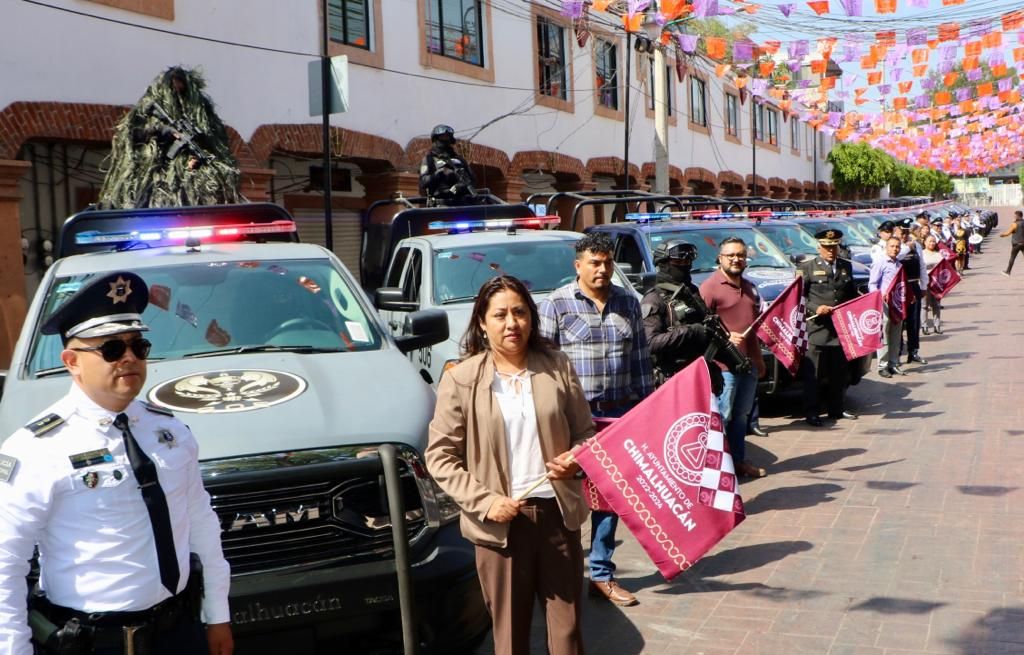 Entregan parque vehicular para incrementar  seguridad en Chimalhuacán 
