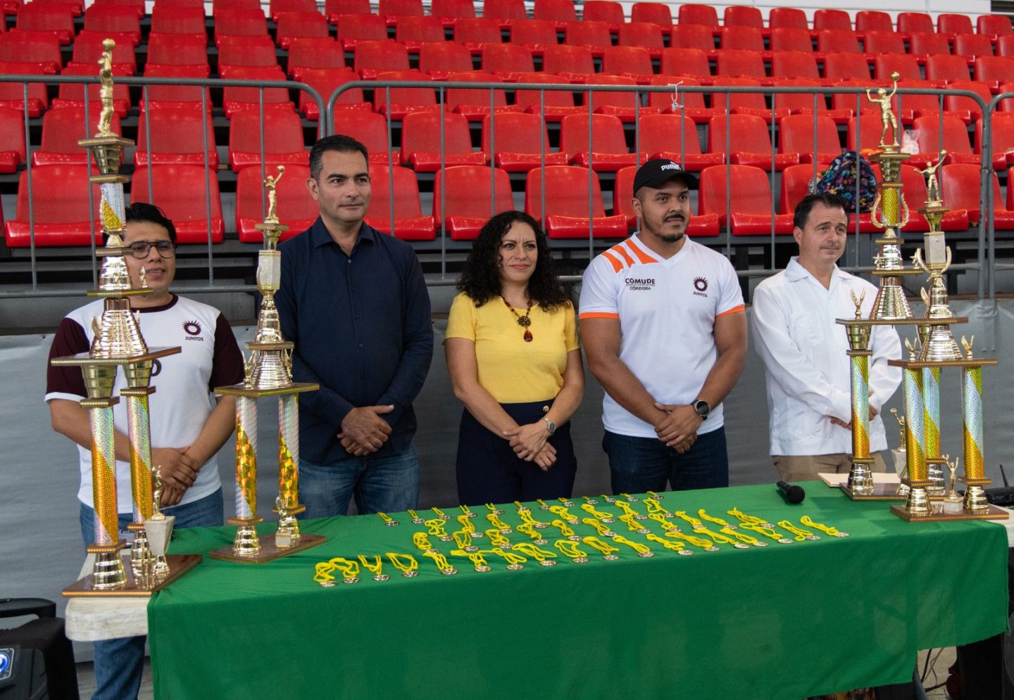 Premian a los campeones del Torneo de Voleibol ’Renace el Deporte Escolar’ en Córdoba