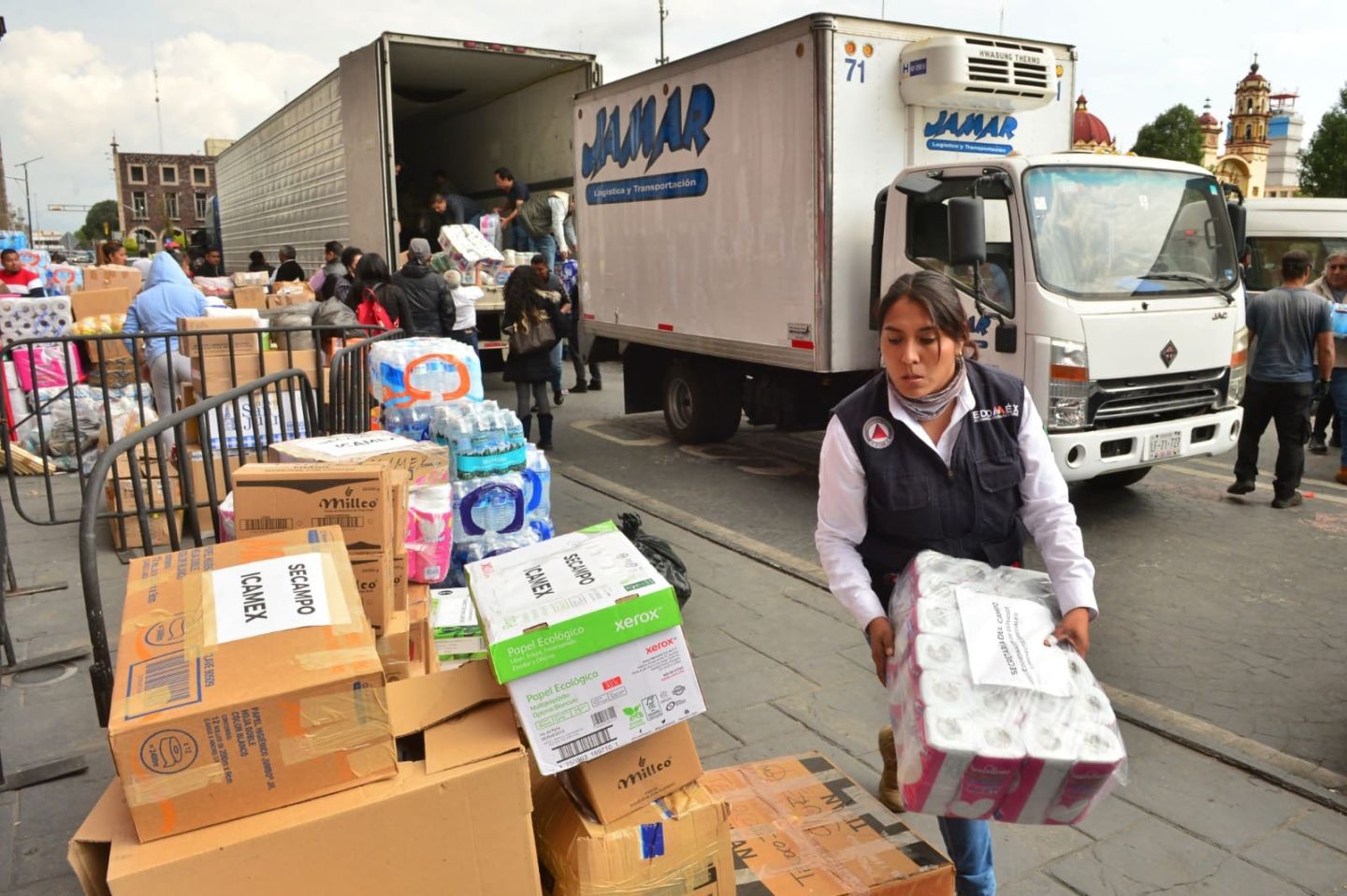 Envía Gobierno del Estado de México 120 Toneladas de Medicamentos
y Material de Curación a Guerrerenses Afectados por Huracán OTIS