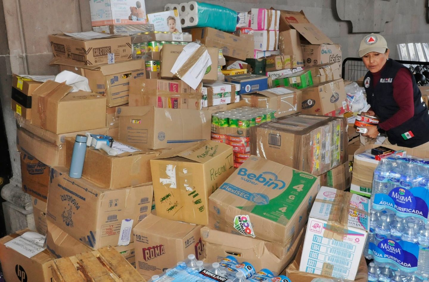 Envía Gobierno del Estado de México 120 toneladas de medicamentos y material de curación a guerrerenses afectados por huracán Otis