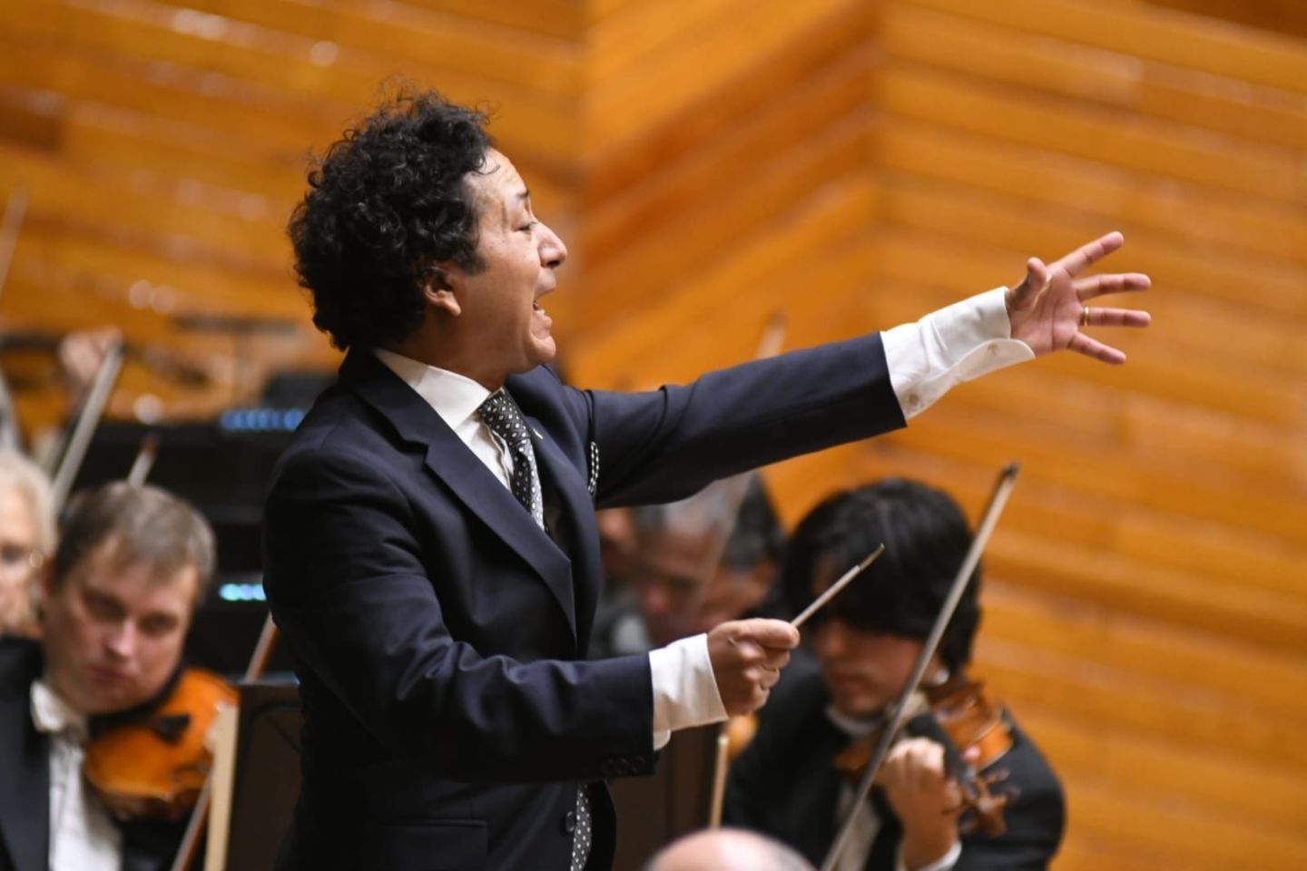 La Orquesta Sinfónica del Estado de México Deleita a su
Público de Toluca con Música de Mozart y Rimsky-Korrsakov