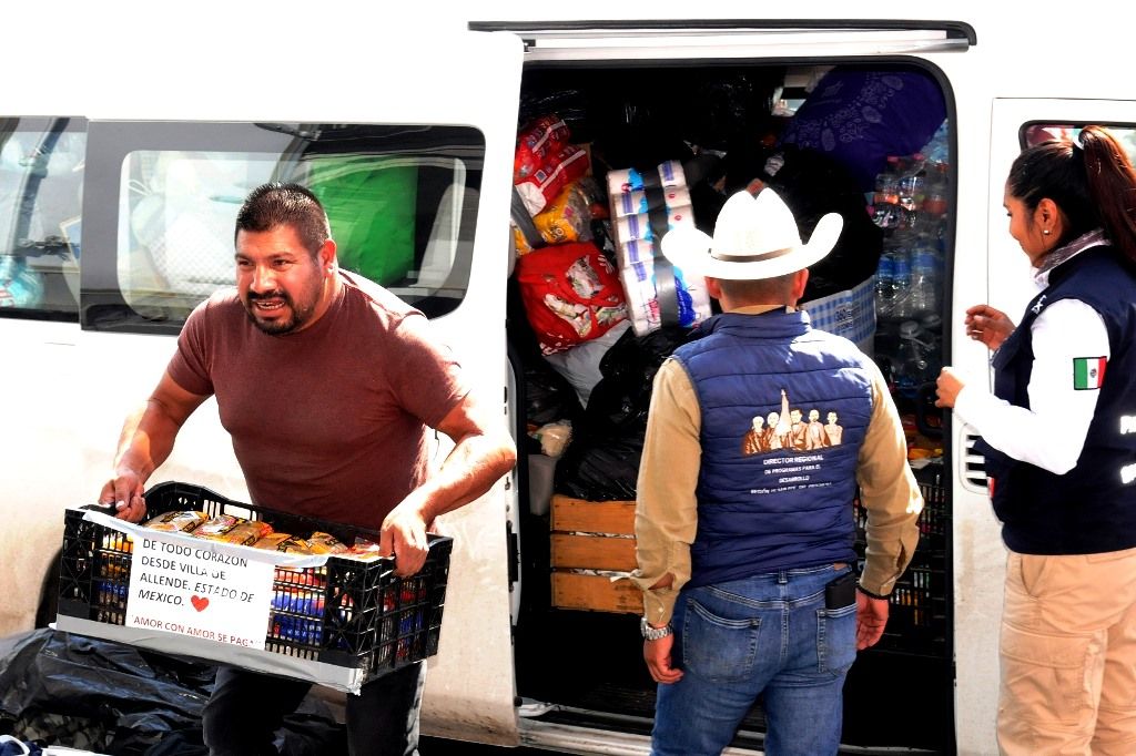 Mexiquenses han donado 350 toneladas de ayuda humanitaria para afectados por el huracán Otis