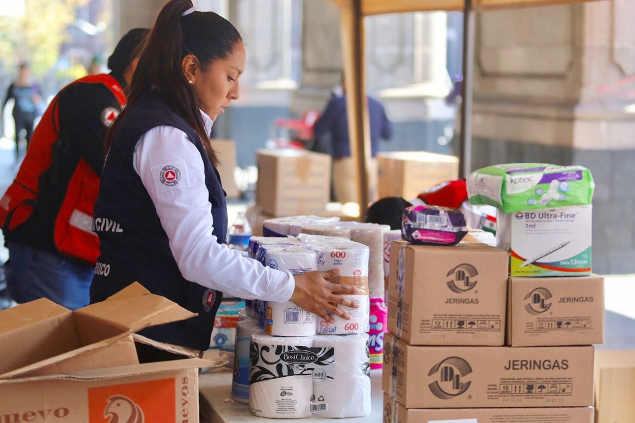 Generosidad de mexiquenses se refleja con 470 toneladas de ayuda al estado de Guerrero