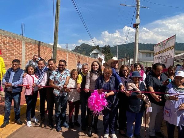 Alcaldesa Ivette Topete Inauguró Pavimentación de la Calle Sor Juana Inés de la Cruz en la Aldea de los Reyes