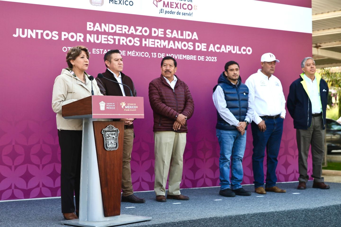La Gobernadora Delfina Gómez destaca el humanismo mexiquense y da banderazo de salida a 60 camiones para realizar labores de limpieza en Acapulco, Guerrero
