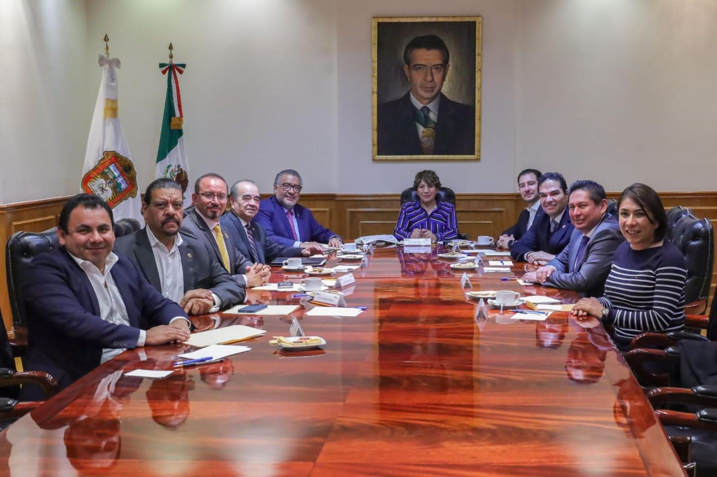 La Gobernadora Delfina Gómez se Reúne con Integrantes de la 
Junta de Coordinación Política de la Legislatura del EDOMÉX
