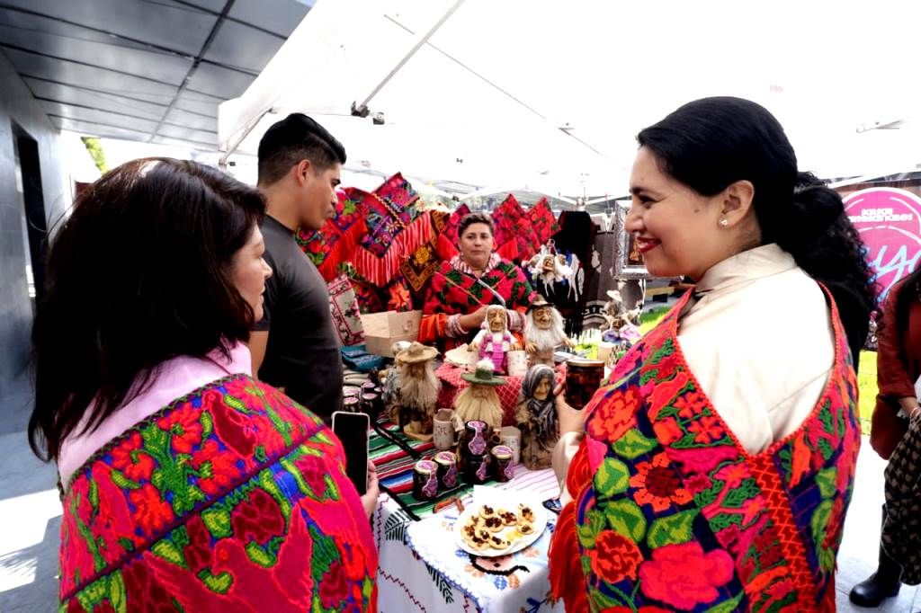 Temascalcingo expone sus raíces mazahuas y otomíes en la capital mexiquense