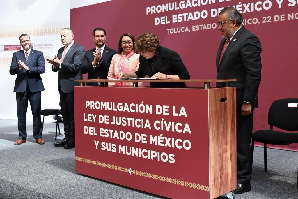 Promulga Delfina Gómez la ley de justicia cívica del estado de México y sus municipios  