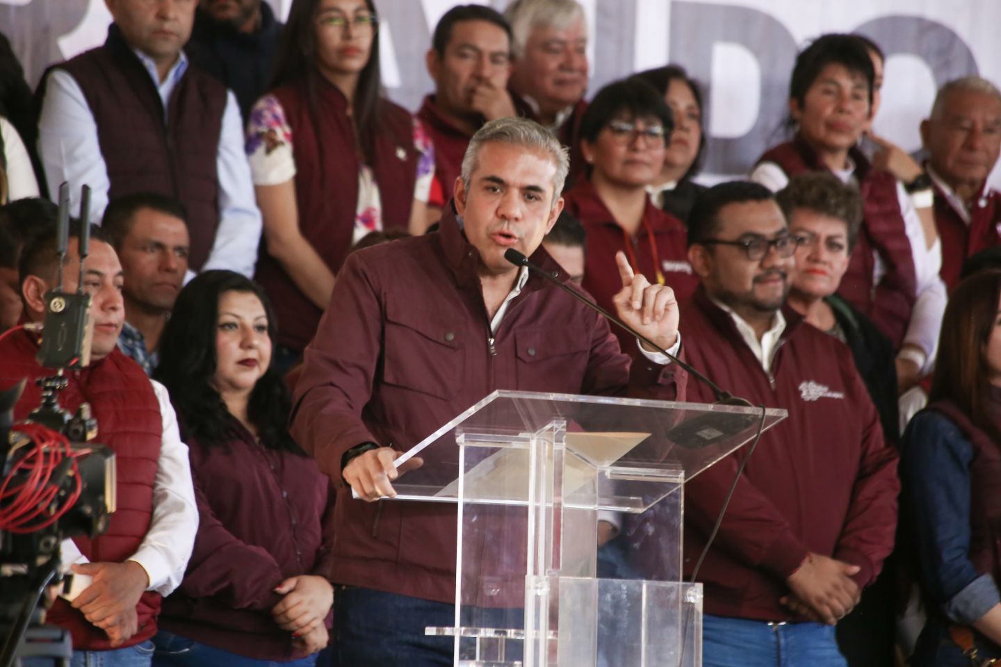 Fernando Vilchis va por candidatura al Senado; presenta estructura de líderes sociales