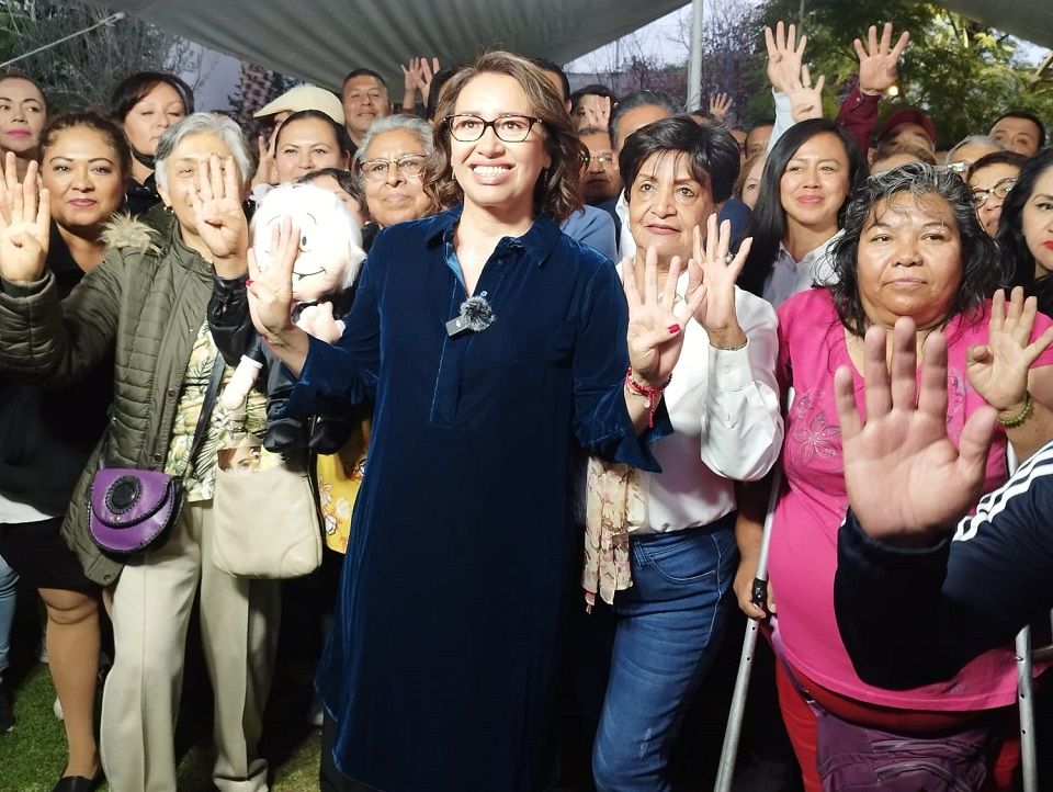Azucena Cisneros se registra por la candidatura a la alcaldía de Ecatepec