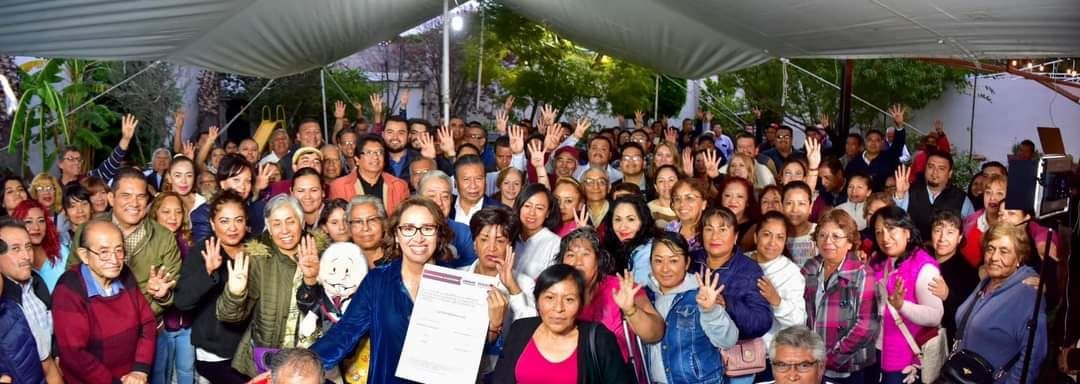 Azucena Cisneros se registra por la candidatura a la alcaldía de Ecatepec
