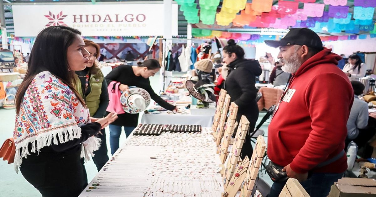 Vendieron artesanos hidalguenses  1.2  mdp en Tianguis de Pueblos Mágicos 
