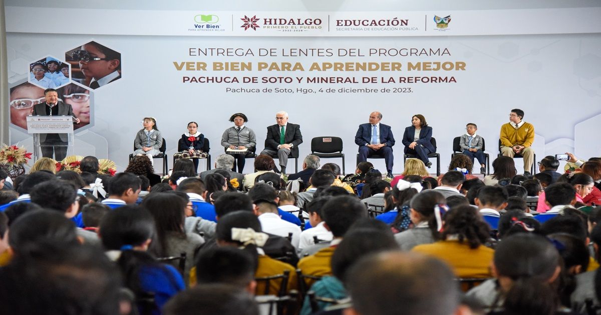 Entrega Gobierno de Hidalgo más de 13 mil lentes a estudiantes  
