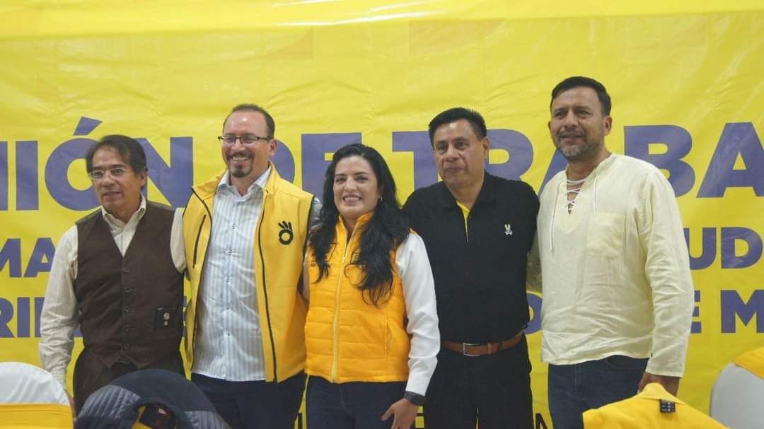 El presidente del CDE-PRD Agustín Barrera tomó protesta a Irene Montiel González Coordinadora de Formación de los Comités en La Paz 