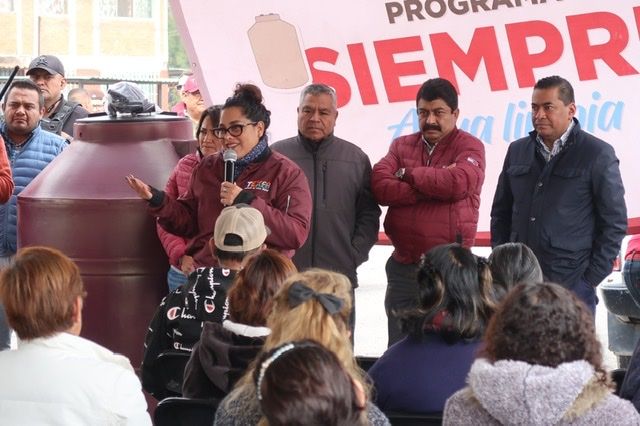 Entregan más de 500 tinacos en Texcoco gracias al programa siempre agua limpia