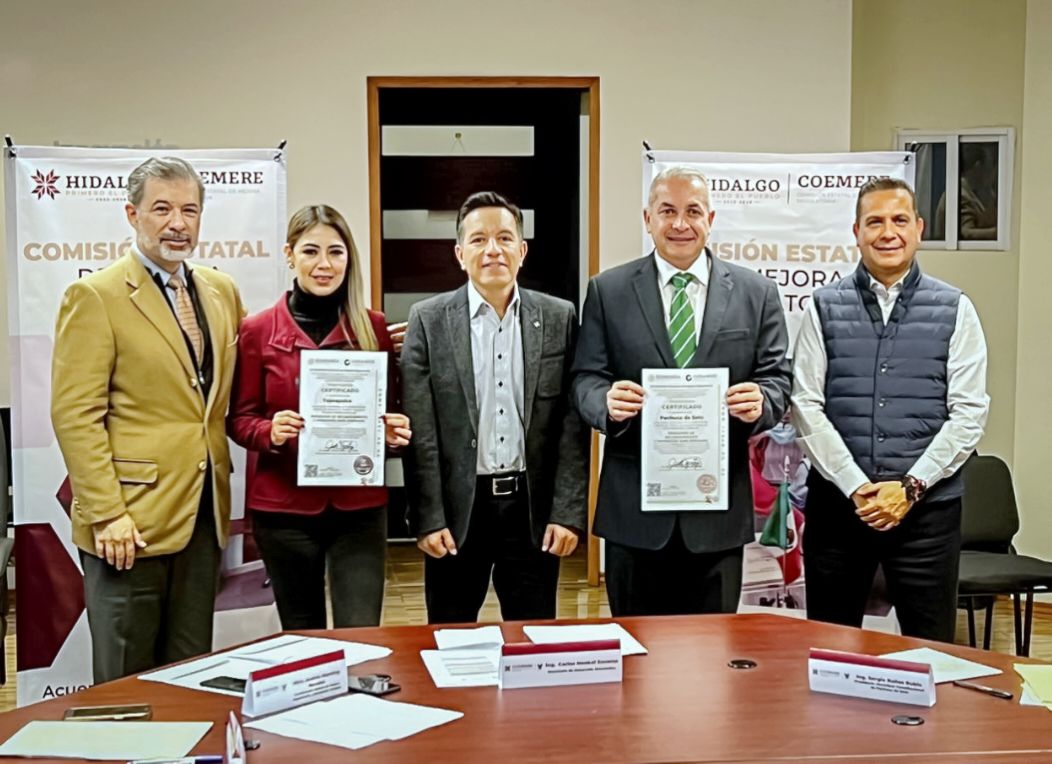 Pachuca y Tepeapulco recibieron reconocimiento como municipios ejemplares en mejora regulatoria 