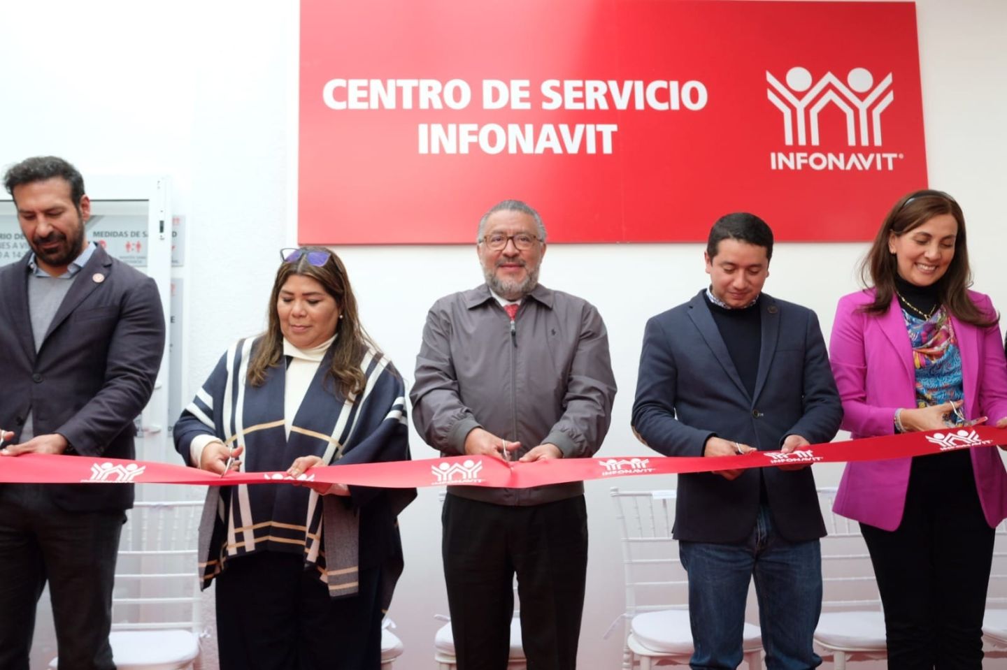 Inaugura Secretario Horacio Duarte Oficinas del INFONAVIT en Jilotepec;
más de 61 mil Mexiquenses Tendrán Acceso a Créditos Para Vivienda
