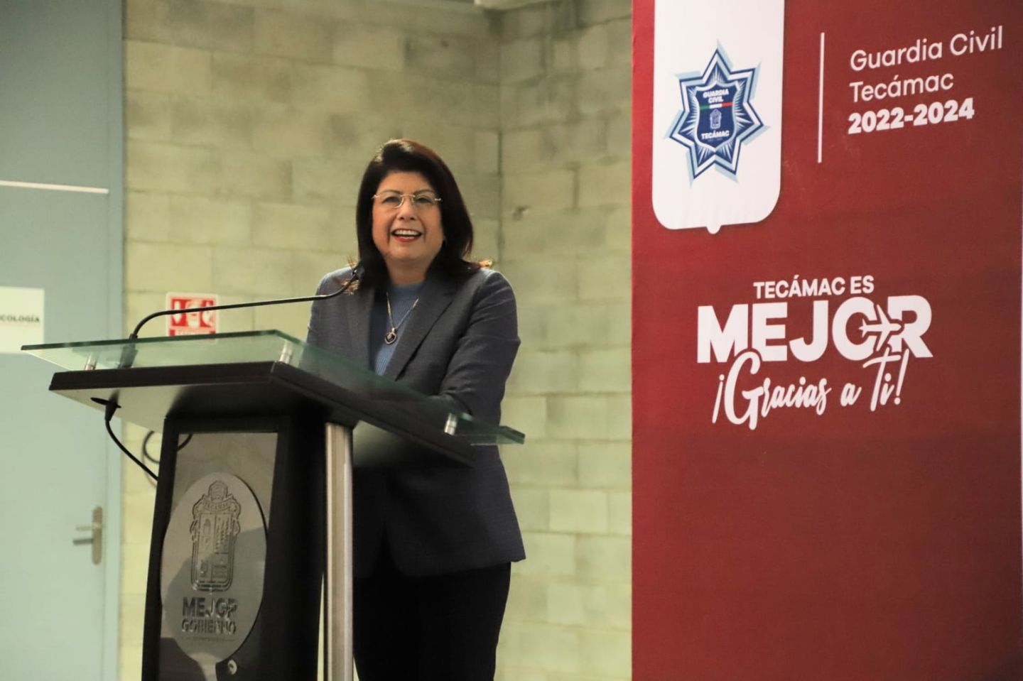Mariela Gutiérrez realizó la entrega de estímulos
económicos y reconocimientos a policías municipales
