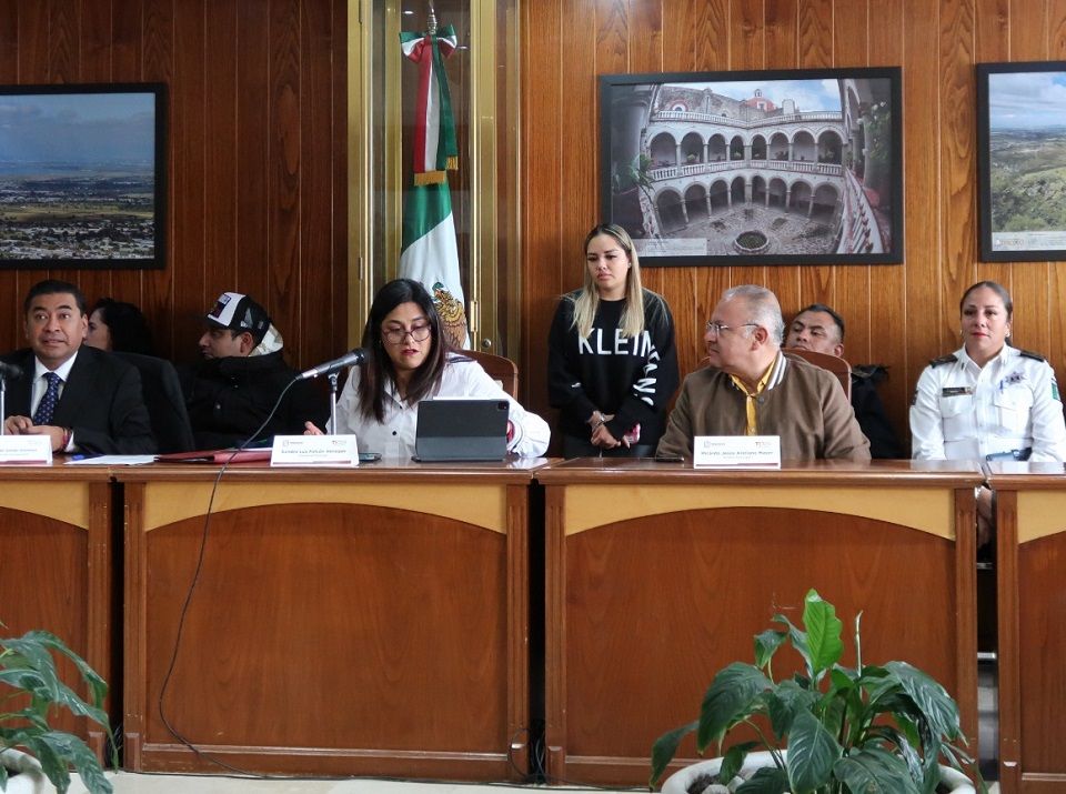 Concede Cabildo de Texcoco licencia definitiva a Sandra Luz Falcón