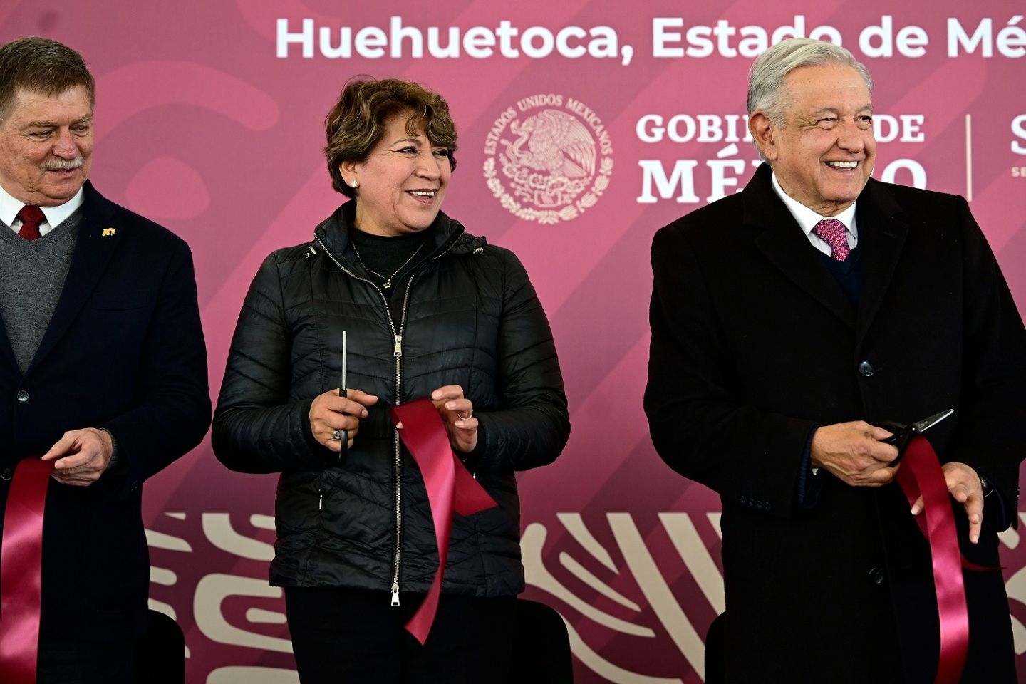 Megafarmacia del Bienestar es real, Presidente López Obrador y Gobernadora Delfina Gómez inauguran la farmacia más grande del mundo