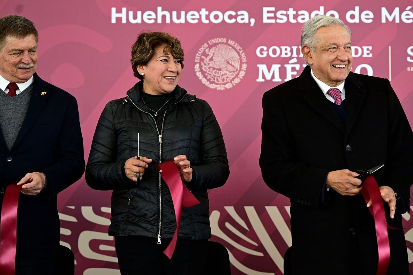 La Megafarmacia del Bienestar es Real, el Presidente López Obrador y la
Gobernadora Delfina Gómez Inauguran la Farmacia más Grande del Mundo
