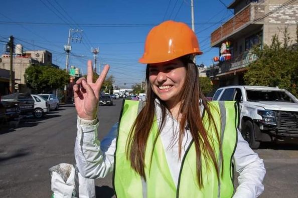 Susana Estrada Encabeza La Iniciativa "Bacheando y Ganando Neza" Reparando Más de 100 Baches en el Municipio