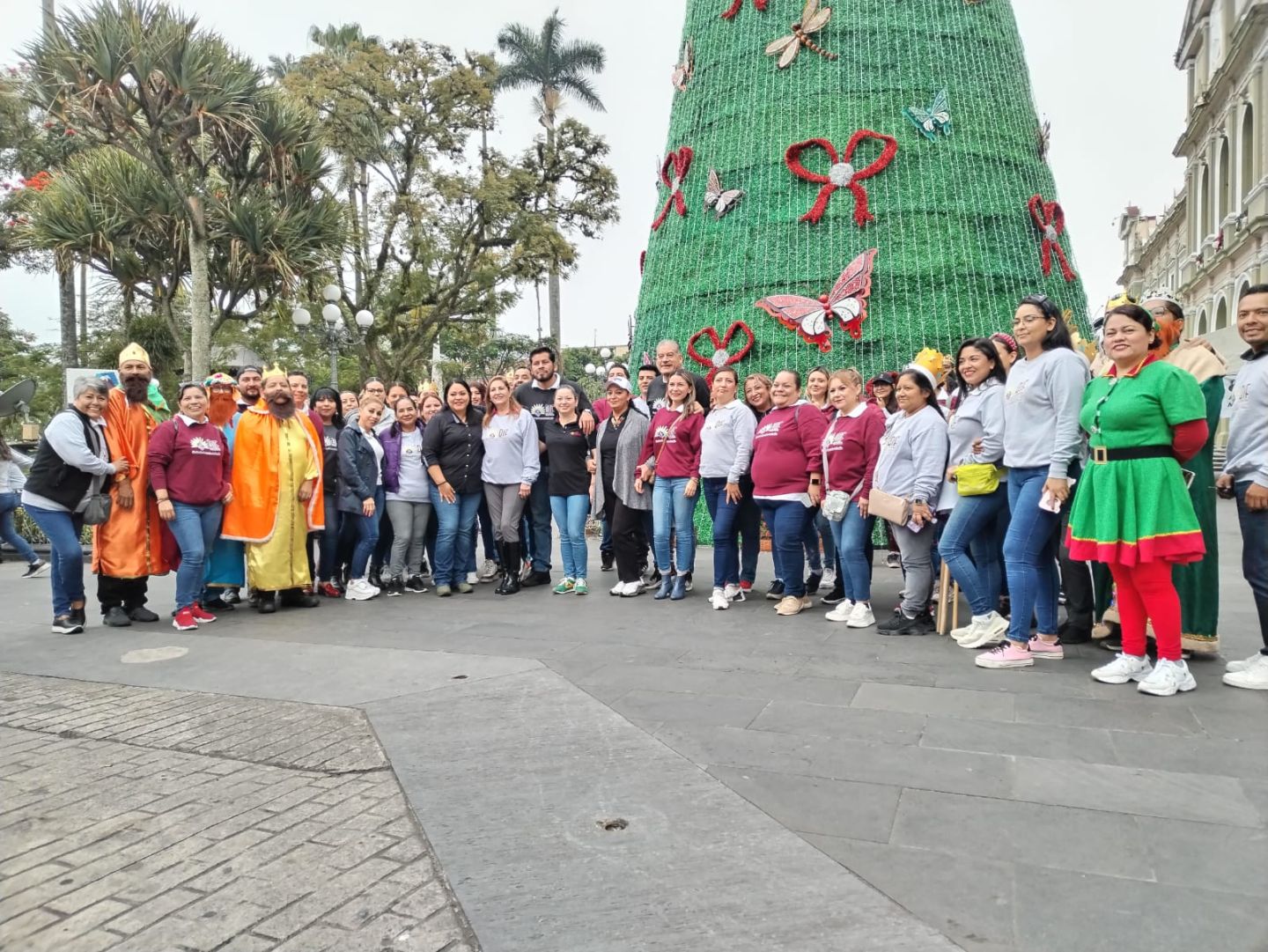Parten "Reyes Magos" con caravana "Estrella de la Alegría" a comunidades de Córdoba