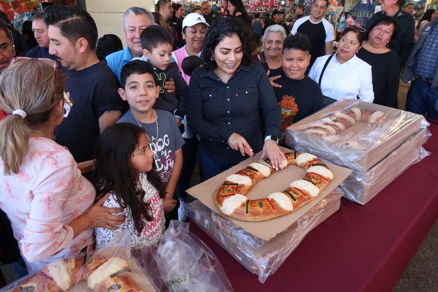 Gobierno de Texcoco Realizó Recorrido Para
Partir y Compartir la Rosca de Reyes