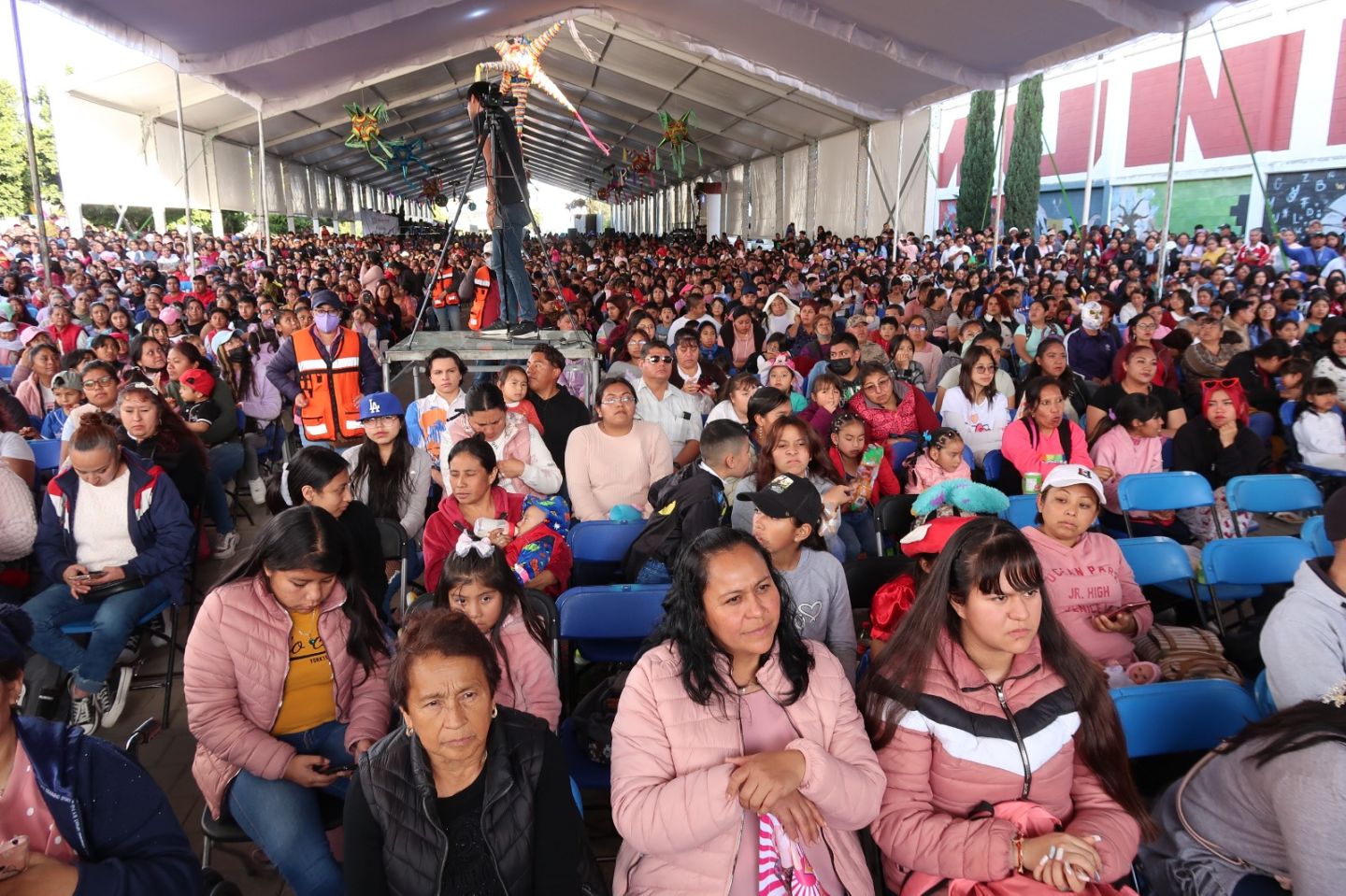 Más de 20 mil niños disfrutaron del festival de día de reyes en Texcoco 