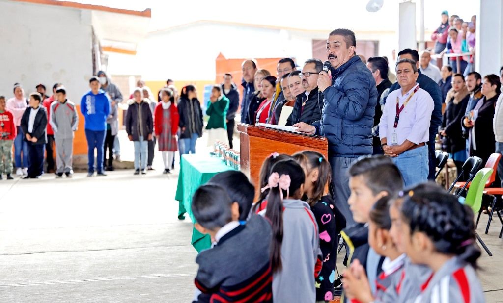 Regresan a clases en 18 escuelas de la región de Texcapilla