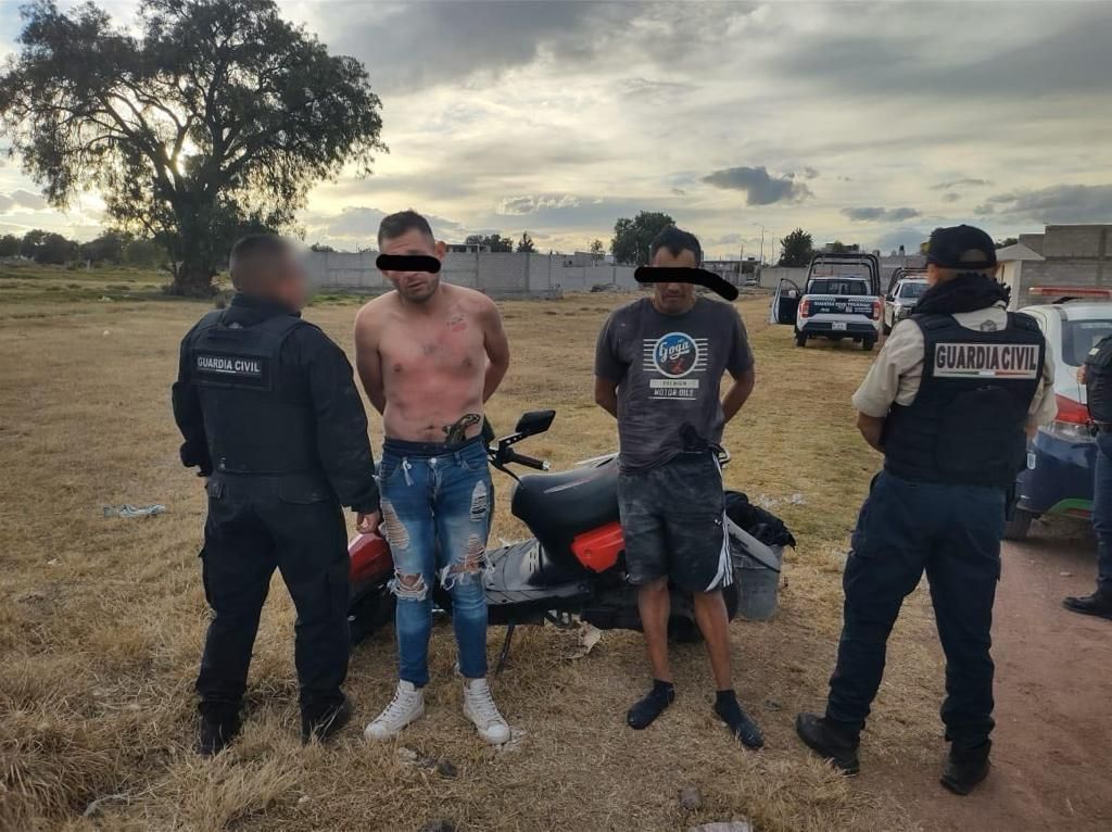 Detiene Guardia Civil de Tecámac a dos presuntos narcomenudistas; traían pistolas hechizas