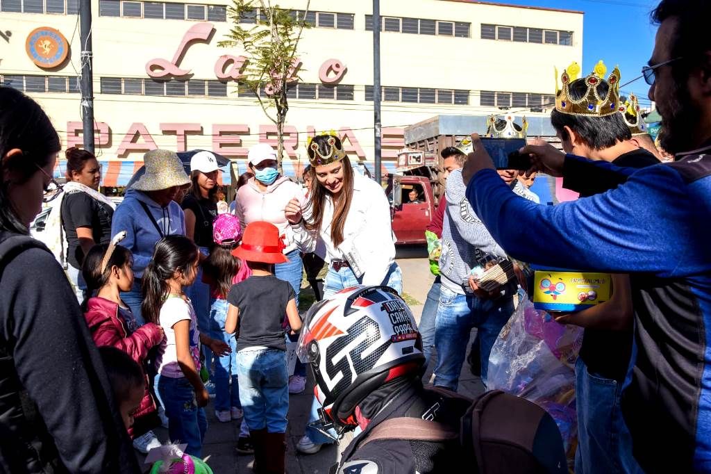 Susana Estrada y Morris Moto llevan la magia de los Reyes Magos a Nezahualcóyotl