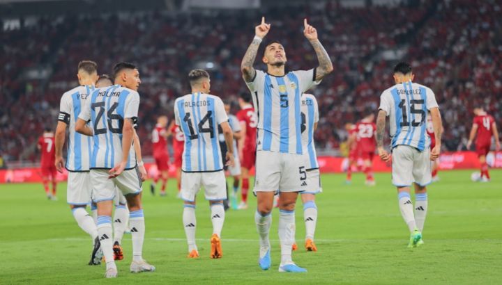 La FIFA sancionó a la selección argentina con una multa económica y reducción de público en el próximo partido de las eliminatorias sudamericana