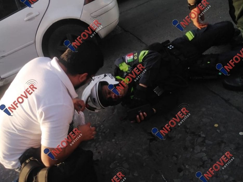 Se impacta moto Patrullero contra automóvil en Córdoba