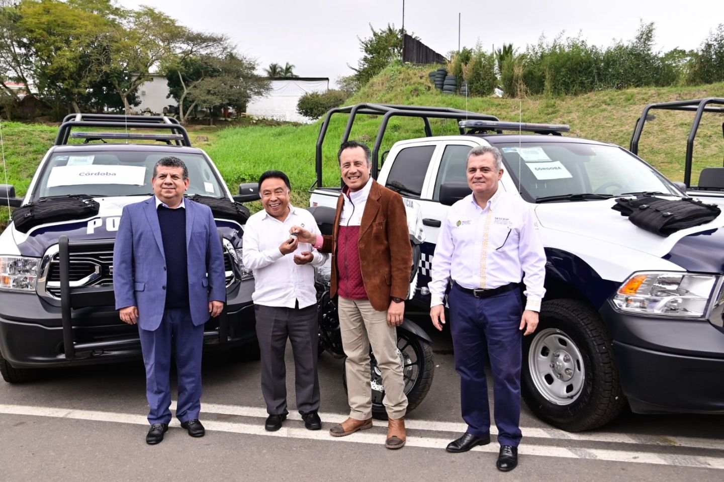 Recibe Córdoba vehículos y equipo táctico, para fortalecer a policías municipales